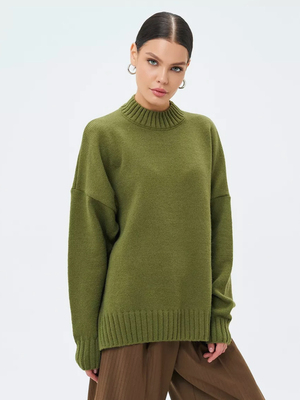 Смотреть модные образы с валберриз с Свитер (артикул 139833782)