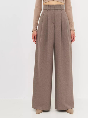 Смотреть образы с Брюки (артикул 252607430)