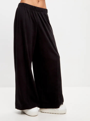 Смотреть модные образы с валберриз с Брюки (артикул 301976309)