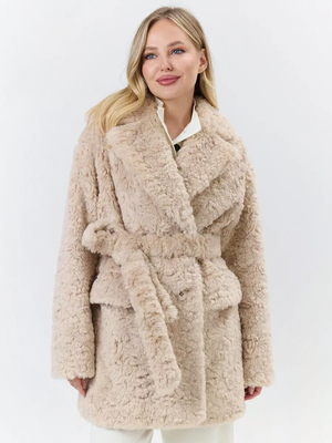 Смотреть модные образы с валберриз с Пальто (артикул 258789149)