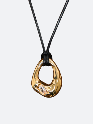 Смотреть модные образы с валберриз с Кулон (артикул 283153551)