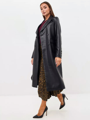 Смотреть модные образы с валберриз с Плащ (артикул 260279612)