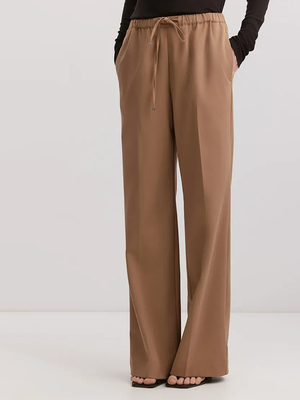 Смотреть модные образы с валберриз с Брюки (артикул 316769723)