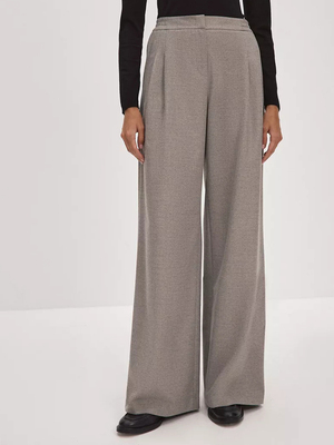 Смотреть модные образы с валберриз с Брюки (артикул 267648995)