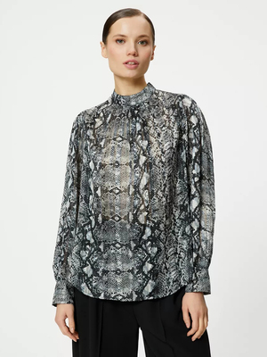 Смотреть модные образы с валберриз с Блуза (артикул 235647767)