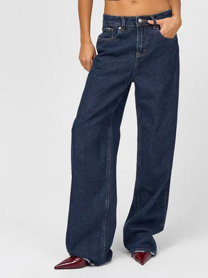 Смотреть модные образы с валберриз с Джинсы (артикул 263552180)