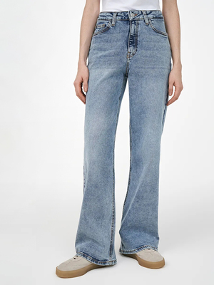 Смотреть модные образы с валберриз с Джинсы (артикул 329156456)