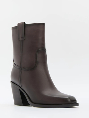 Смотреть модные образы с валберриз с Ботильоны зимние (артикул 307959324)