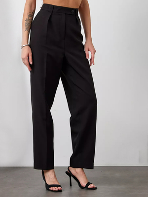 Смотреть модные образы с валберриз с Брюки (артикул 236043451)