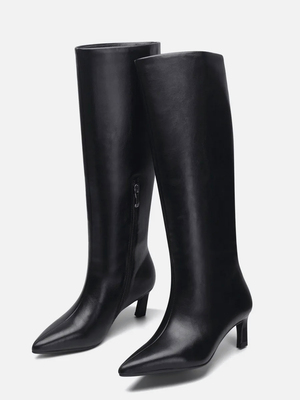 Смотреть модные образы с валберриз с Сапоги (артикул 316216729)