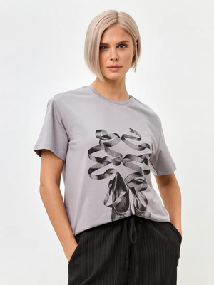 Смотреть модные образы с валберриз с Футболка (артикул 317316992)