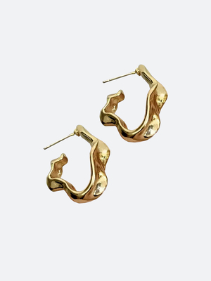 Смотреть модные образы с валберриз с Серьги (артикул 213035289)