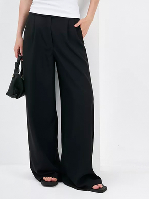 Смотреть модные образы с валберриз с Брюки (артикул 238453029)