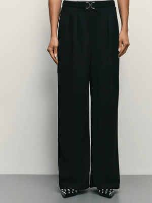 Смотреть модные образы с валберриз с Брюки (артикул 338617410)