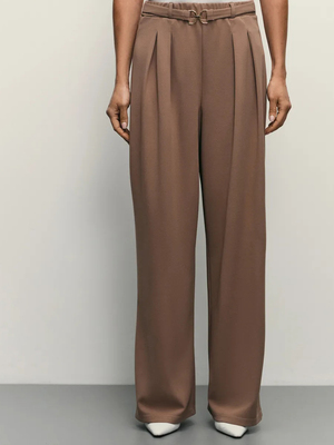 Смотреть модные образы с валберриз с Брюки (артикул 338617408)