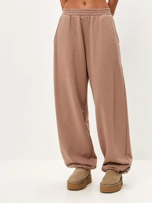 Смотреть модные образы с валберриз с Брюки (артикул 307566097)