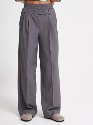 Смотреть образы с Брюки (артикул 174497641)