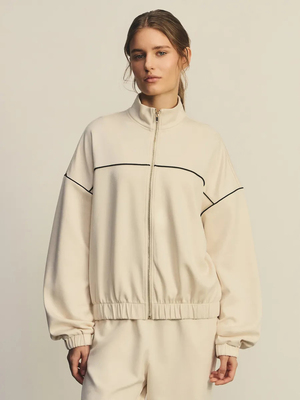 Смотреть модные образы с валберриз с Бомбер (артикул 338624868)