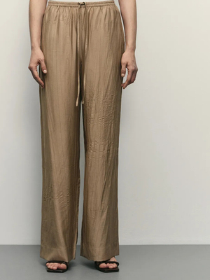 Смотреть модные образы с валберриз с Брюки (артикул 342365680)