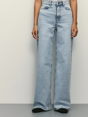 Смотреть модные образы с валберриз с Джинсы (артикул 338623009)