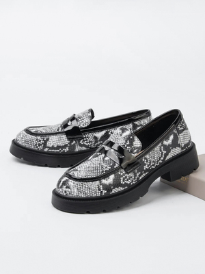 Смотреть модные образы с валберриз с Лоферы (артикул 311633047)