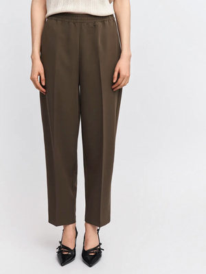 Смотреть модные образы с валберриз с Брюки (артикул 332423826)