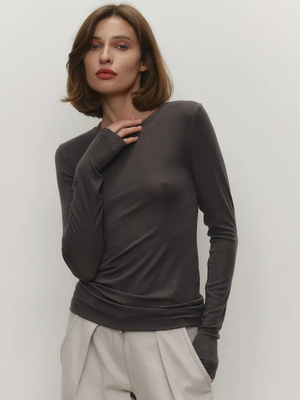 Смотреть модные образы с валберриз с Лонгслив (артикул 238774155)