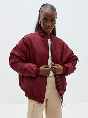 Смотреть модные образы с валберриз с Бомбер (артикул 341371026)