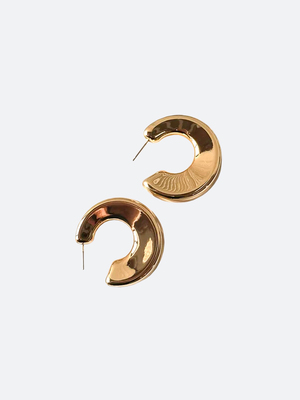 Смотреть модные образы с валберриз с Серьги (артикул 311037142)