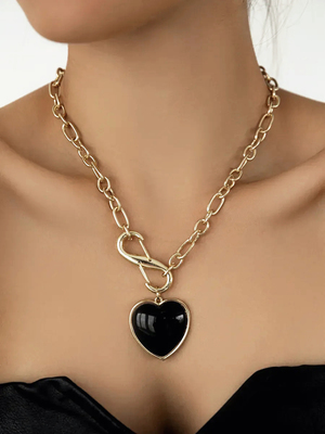 Смотреть модные образы с валберриз с Колье (артикул 270021907)