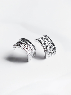 Смотреть модные образы с валберриз с Серьги (артикул 274384160)