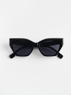 Смотреть модные образы с валберриз с Очки (артикул 182966447)