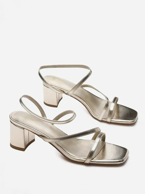 Смотреть образы с Босоножки (артикул 305411766)