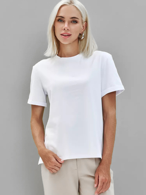 Смотреть модные образы с валберриз с Футболка (артикул 264399984)