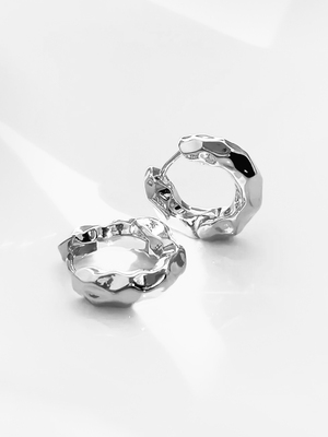 Смотреть модные образы с валберриз с Серьги (артикул 377554307)