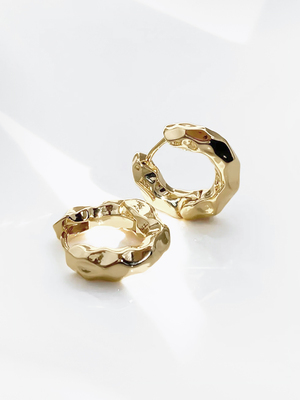 Смотреть модные образы с валберриз с Серьги (артикул 377538664)