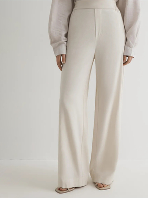 Смотреть образы с Брюки (артикул 371176885)