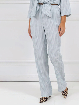 Смотреть образы с Брюки (артикул 380606626)