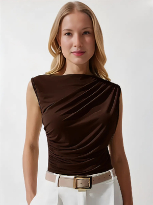 Смотреть модные образы с валберриз с Топ (артикул 346323161)