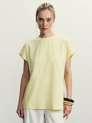 Смотреть модные образы с валберриз с Футболка (артикул 370284537)