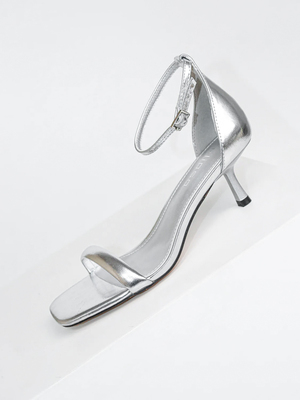 Смотреть модные образы с валберриз с Босоножки (артикул 396826775)