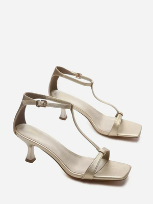 Смотреть модные образы с валберриз с Босоножки (артикул 305486173)