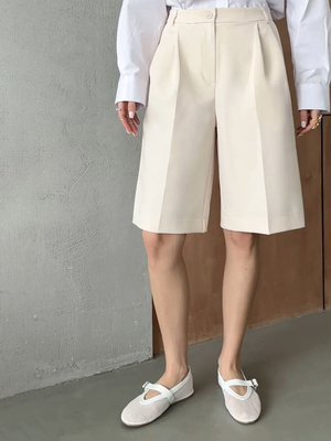 Смотреть модные образы с валберриз с Шорты (артикул 403238002)