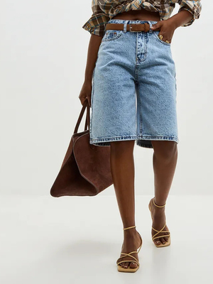 Смотреть модные образы с валберриз с Шорты (артикул 390604582)