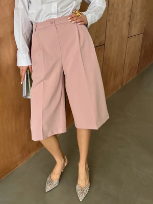 Смотреть модные образы с валберриз с Шорты (артикул 379442407)