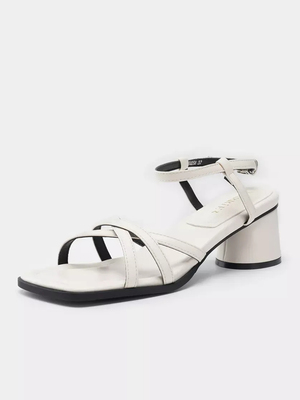 Смотреть модные образы с валберриз с Босоножки (артикул 273012265)