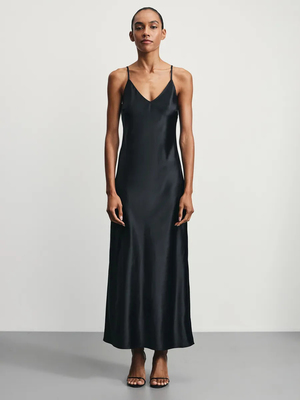 Смотреть модные образы с валберриз с Платье (артикул 418739865)