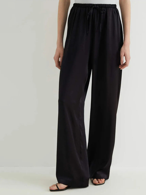 Смотреть модные образы с валберриз с Брюки (артикул 396147660)