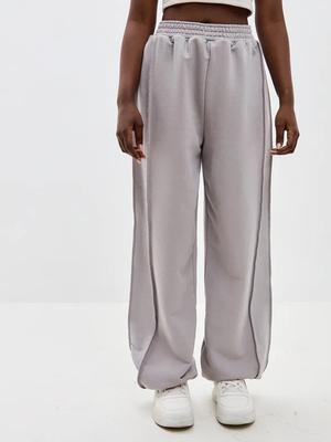 Смотреть модные образы с валберриз с Брюки (артикул 326803114)