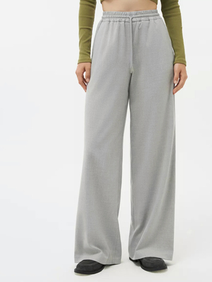 Смотреть модные образы с валберриз с Брюки (артикул 246053010)